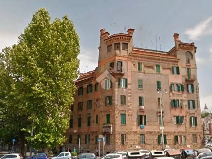 Appartamento bilocale in vendita in Piazzale degli Eroi, Roma