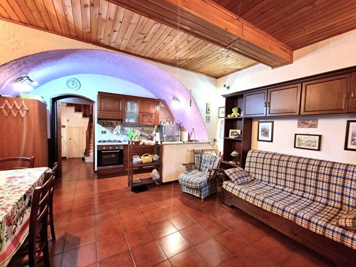 Appartamento bilocale in affitto in Via Innocenzo VIII, Centro, Soriano nel Cimino