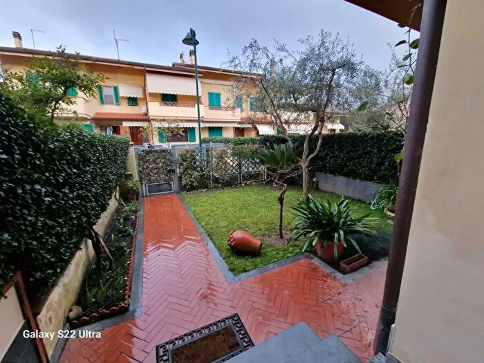 Casa con 6 locali in vendita in Via Canova, Forte Dei Marmi