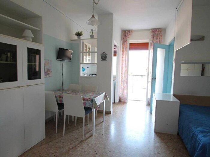 Appartamento monolocale in affitto in Via Termini Imerese, Borghetto Santo Spirito