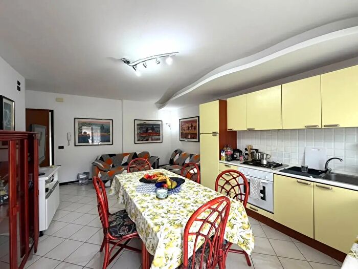 Appartamento trilocale in vendita in Piazza Tommaso Nember, Jesolo