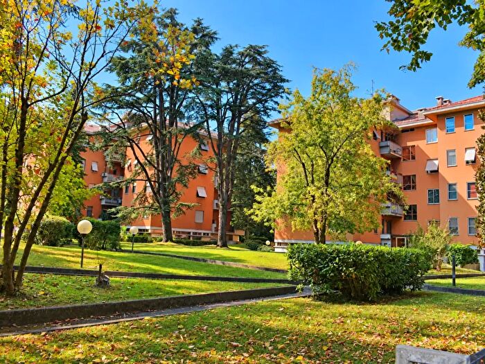 Appartamento quadrilocale in vendita in Via Giuditta Sidoli, Parma