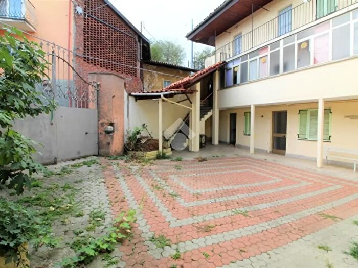 Casa quadrilocale in vendita in Via Montebuono, Borgofranco D'Ivrea