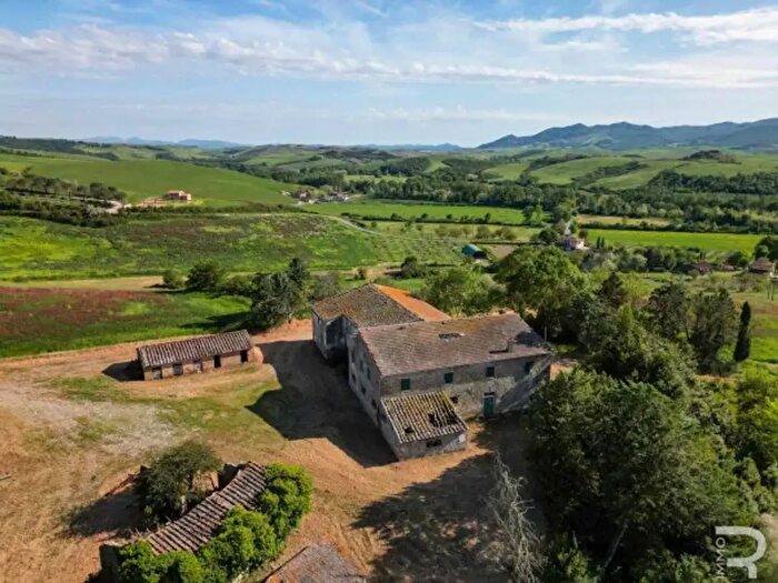 Casa con 6 locali in vendita in Sr, Volterra