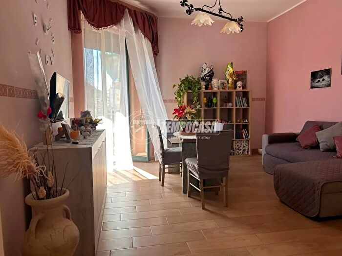 Appartamento trilocale in vendita in Via Faraci, Catania