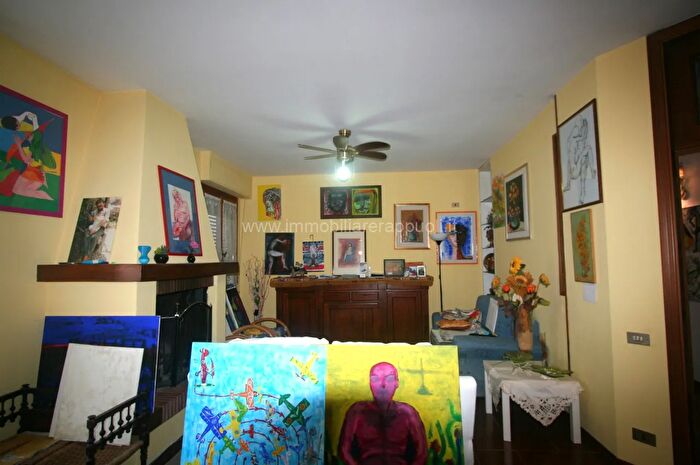 Appartamento trilocale in vendita in Torrita Di Siena