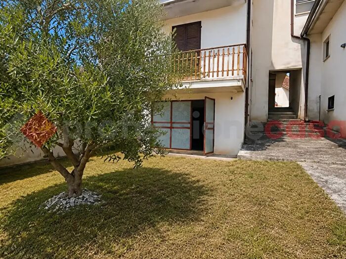 Appartamento trilocale in vendita in Strada Vicinale Casette, Fumone