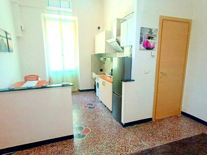 Appartamento trilocale in affitto in Via Fereggiano, Marassi, Genova