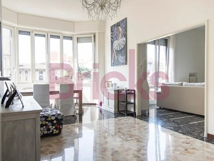 Appartamento quadrilocale in affitto in Piazza V Giornate, Milano