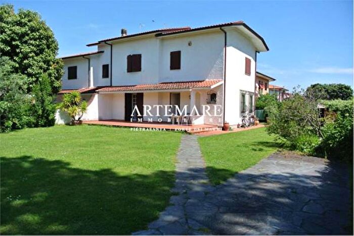 Casa con 6 locali in vendita in Via Cugnia, Seravezza