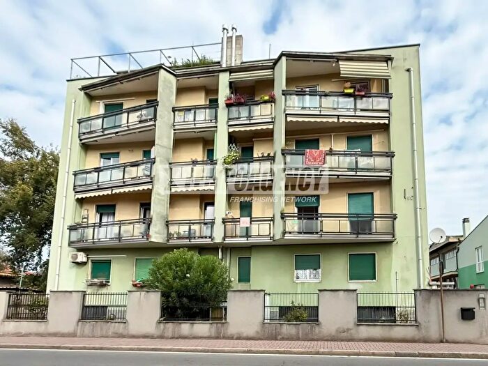 Appartamento trilocale in vendita in Via Somalia, Cormano