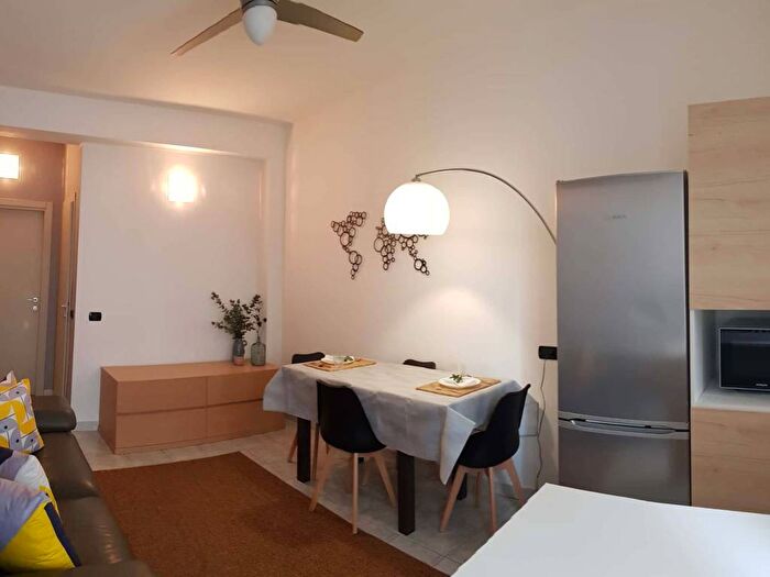 Appartamento bilocale in affitto in Via Val di Bondo, Comasina, Milano