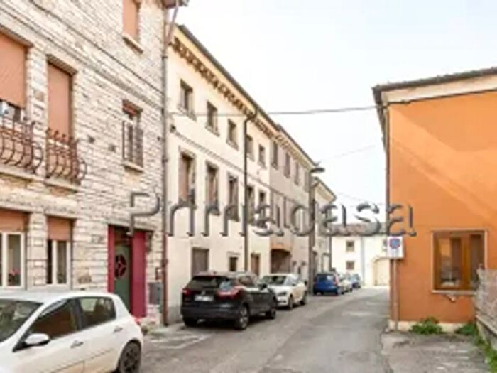 Casa con 6 locali in vendita in Via Caldierino, Caldiero