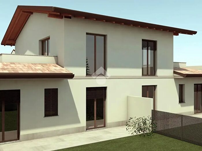 Appartamento trilocale in vendita in Via Alessandro Manzoni, Villasanta