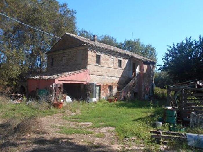 Casa con 6 locali in vendita in Strada Provinciale Sirolo, Agugliano