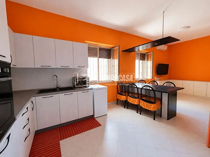 Appartamento trilocale in vendita in Via Carnaro, Napoli