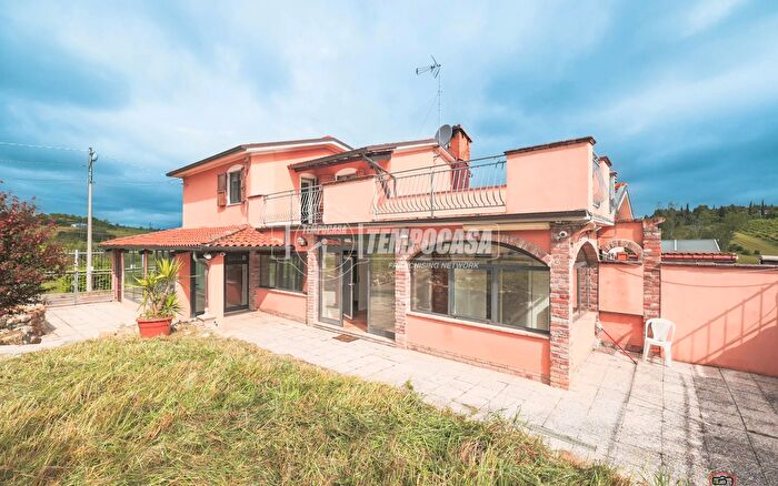 Casa con 5 locali in vendita in Via Santa Aquilina, Rimini