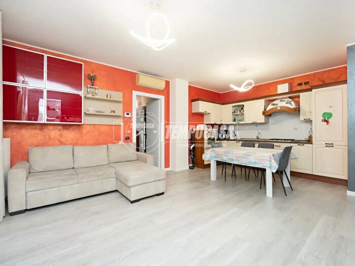 Appartamento trilocale in vendita in Viale Lombardia, Seriate