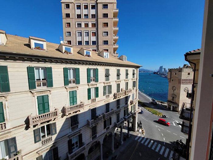 Appartamento con 5 locali in affitto in via paleocapa, Centro Storico, Savona