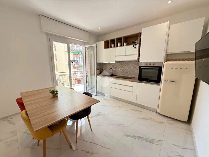 Appartamento quadrilocale in vendita in Via II Giugno, Albisola Superiore