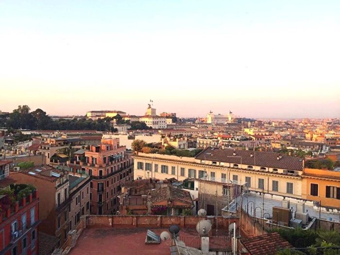 Casa monolocale in affitto in Via Francesco Crispi, Spagna, Roma