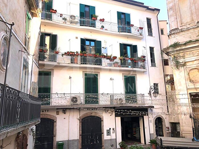 Appartamento con 5 locali in vendita in Corso Umberto I°, Eboli