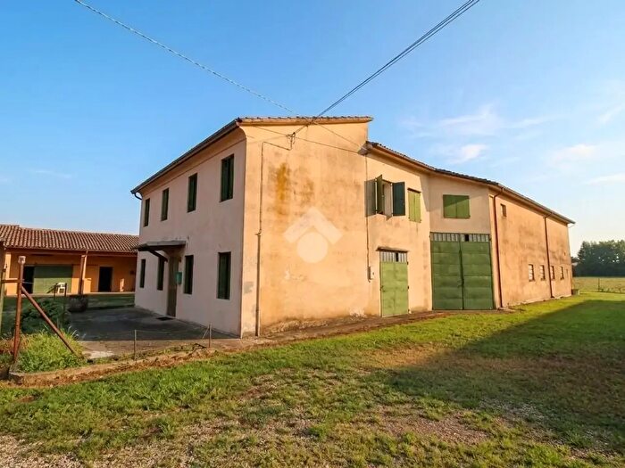 Casa con 8 locali in vendita in Via Vanzo Vecchio, Camisano Vicentino