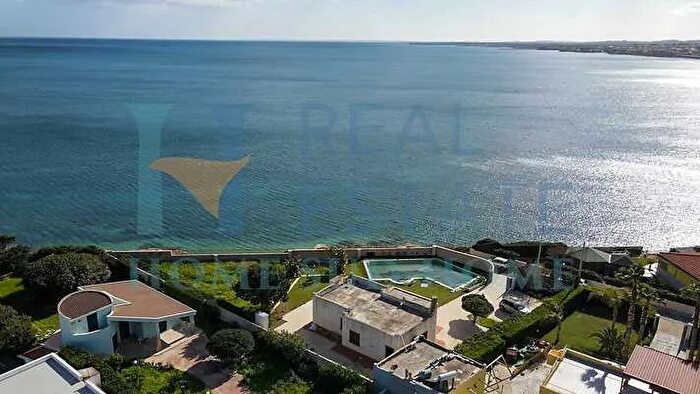 Casa in vendita in Avola, Noto