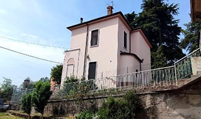 Casa con 6 locali in vendita in Canneto Pavese