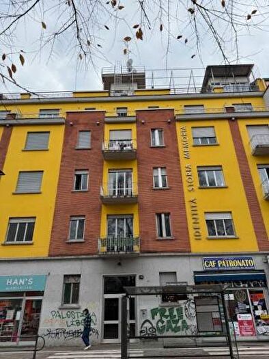 Appartamento trilocale in affitto in Via Padova, Cimiano, Milano