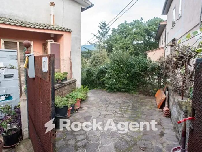 Appartamento trilocale in vendita in Strada Asmara, Vetralla