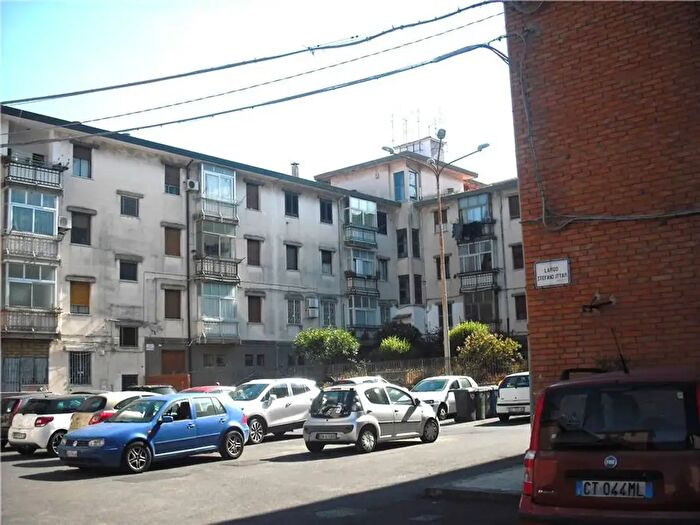 Appartamento quadrilocale in vendita in Via Mandorlo, Acireale