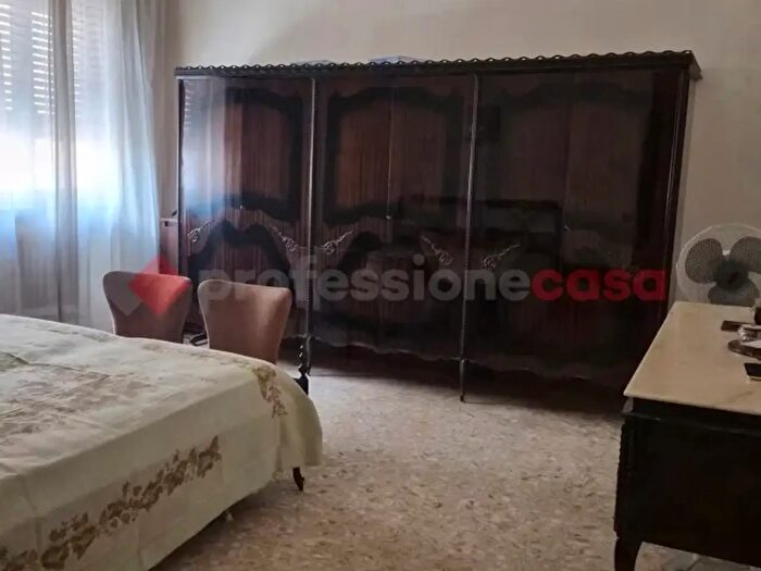 Appartamento con 5 locali in affitto in Piazza Caduti di Via Fani Snc, Frosinone