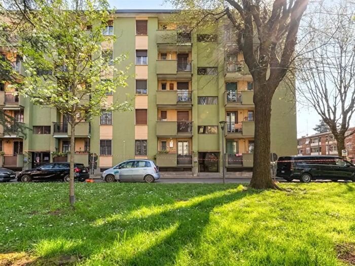 Appartamento trilocale in vendita in Via Teano, Milano