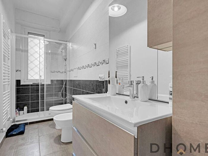 Appartamento trilocale in affitto in Via Vittorio Barzoni Milano MI Italia, Corvetto, Milano