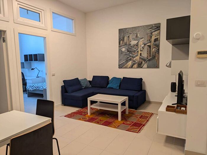 Appartamento trilocale in affitto in Via Cevedale, Dergano, Milano