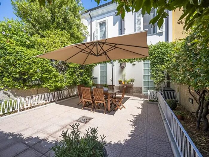 Casa con 5 locali in vendita in Viale Mentana, Parma