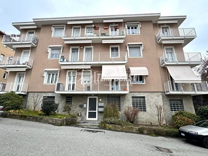 Appartamento trilocale in vendita in Via Giovanni Crestani, Biella