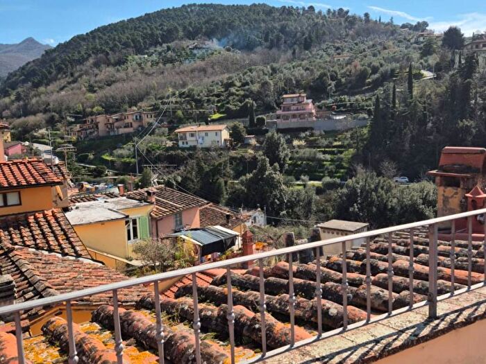Appartamento con 5 locali in affitto in Piazza Potente, Centro, Reggello