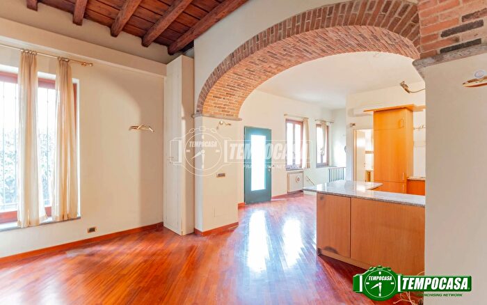 Appartamento trilocale in vendita in Via Novara, Milano