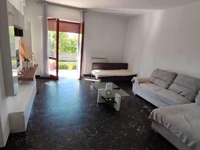 Appartamento con 5 locali in affitto in Marina di Carrara, Carrara