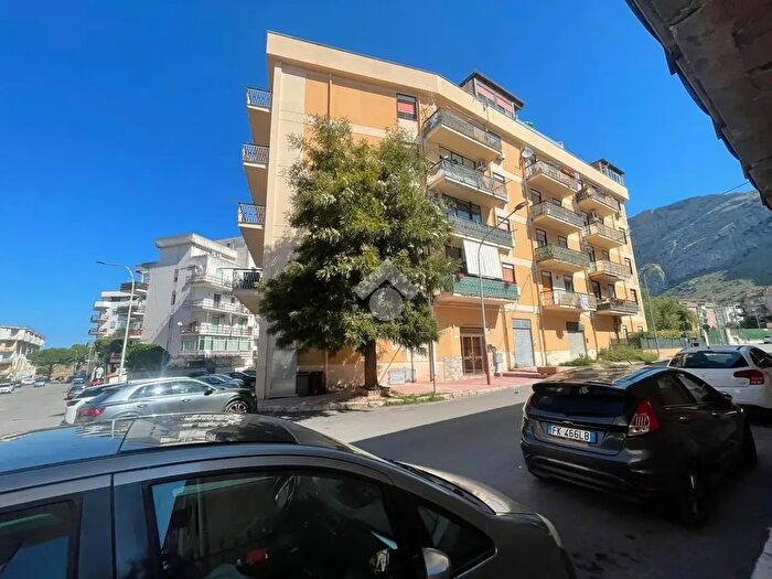Appartamento quadrilocale in vendita in Via Valentino Mazzola, Capaci