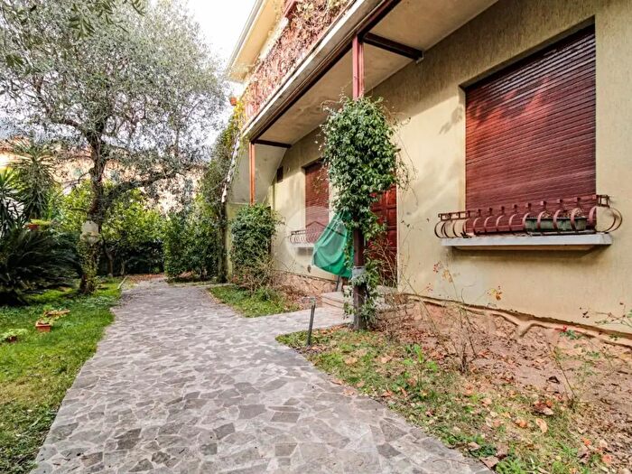 Casa con 5 locali in vendita in Via Giosuè Carducci, Toscolano Maderno