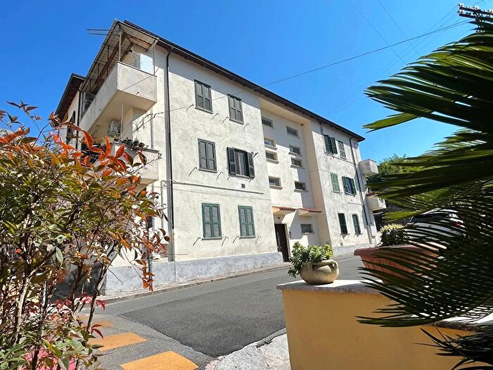 Appartamento trilocale in vendita in Via Vittorio VenetoRoccasecca, Roccasecca