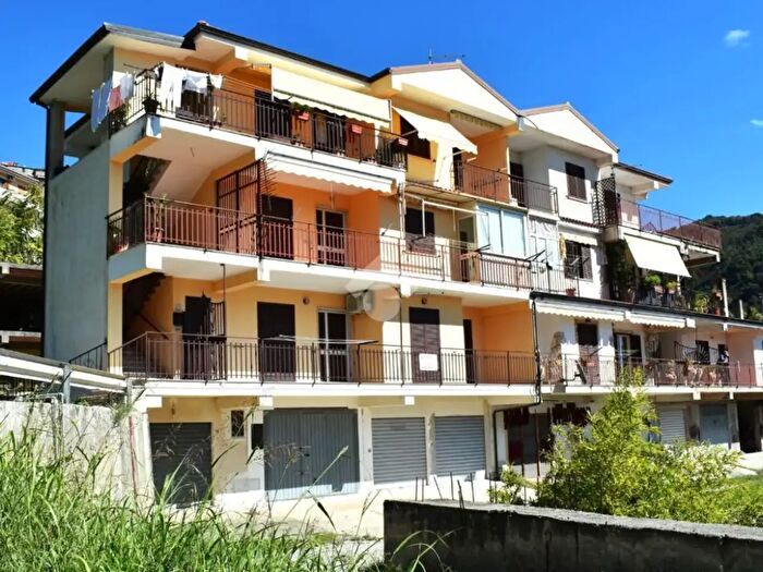 Appartamento quadrilocale in vendita in Via S Francesco, Fuscaldo