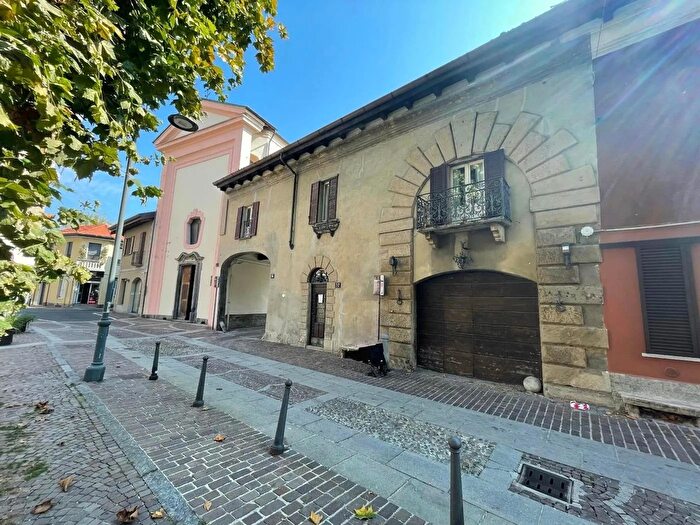 Appartamento con 5 locali in vendita in Via Roma, Pioltello