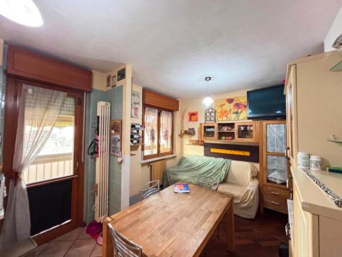 Appartamento con 6 locali in vendita in Via Alessandro Tonso, Alessandria