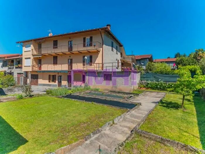 Casa con 6 locali in vendita in Fiume, Laveno Mombello