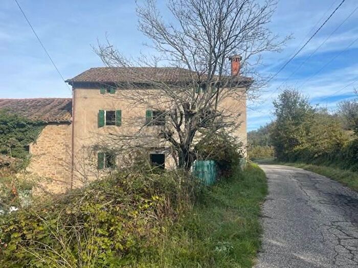 Casa con 12 locali in vendita in Castiglione Dei Pepoli
