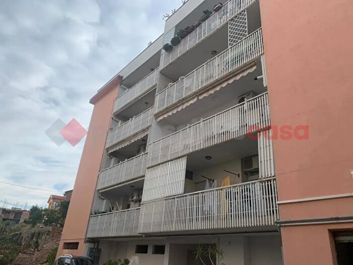 Appartamento trilocale in vendita in Via Aurelio Sorrentino, Reggio Calabria